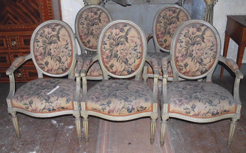 Ensemble de fauteuils de style Louis XVI