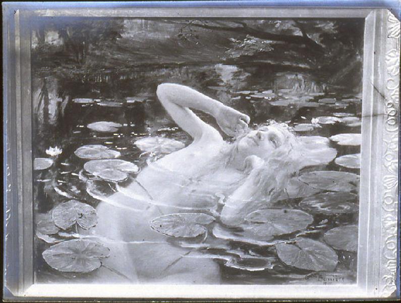 Ondine dans l'eau