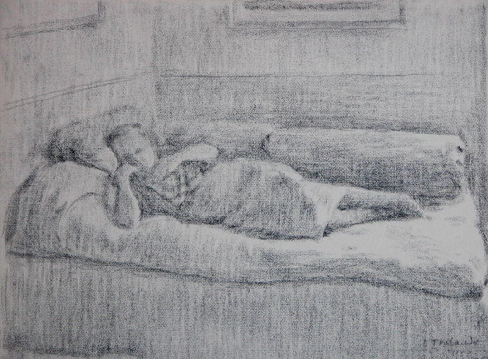 Femme allongée sur un canapé
