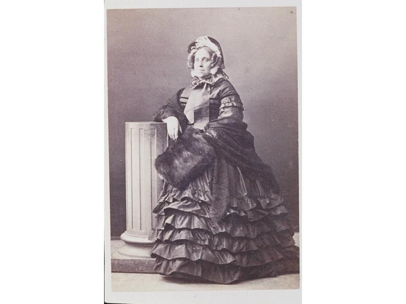 Portrait supposé de Victoire Chaillon des Barres ; Portrait de femme