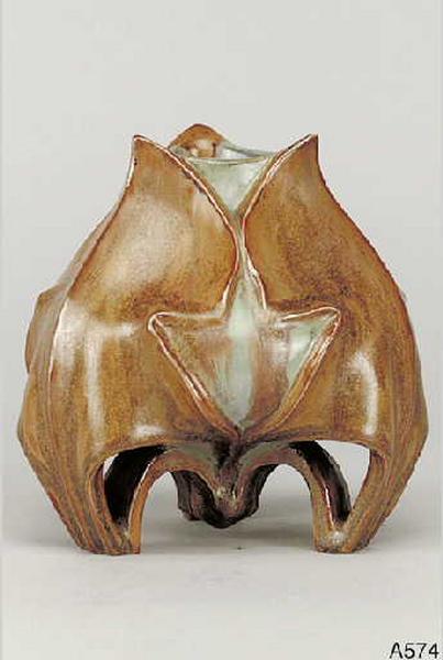 Vase modelé