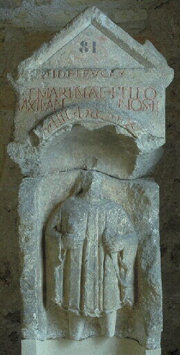 Cippe d'un enfant de deux ans