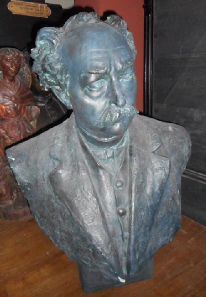 Buste de René Binet