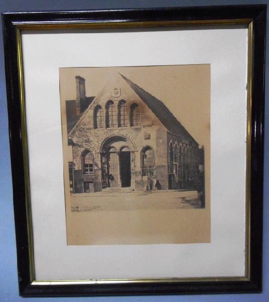 Ancien hôpital de Sens converti en halle au blé
