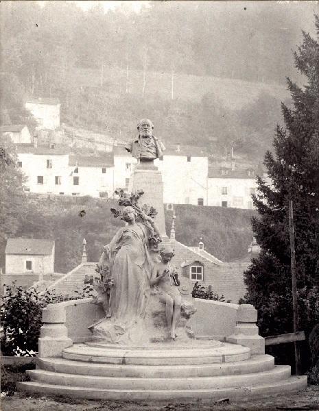 Monument à Louis Français