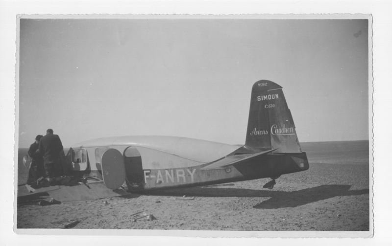 L’avion Simoun dans le désert