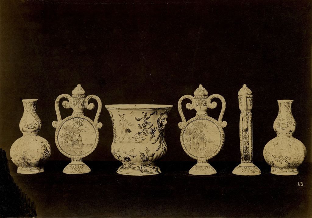 Ensemble de faïences