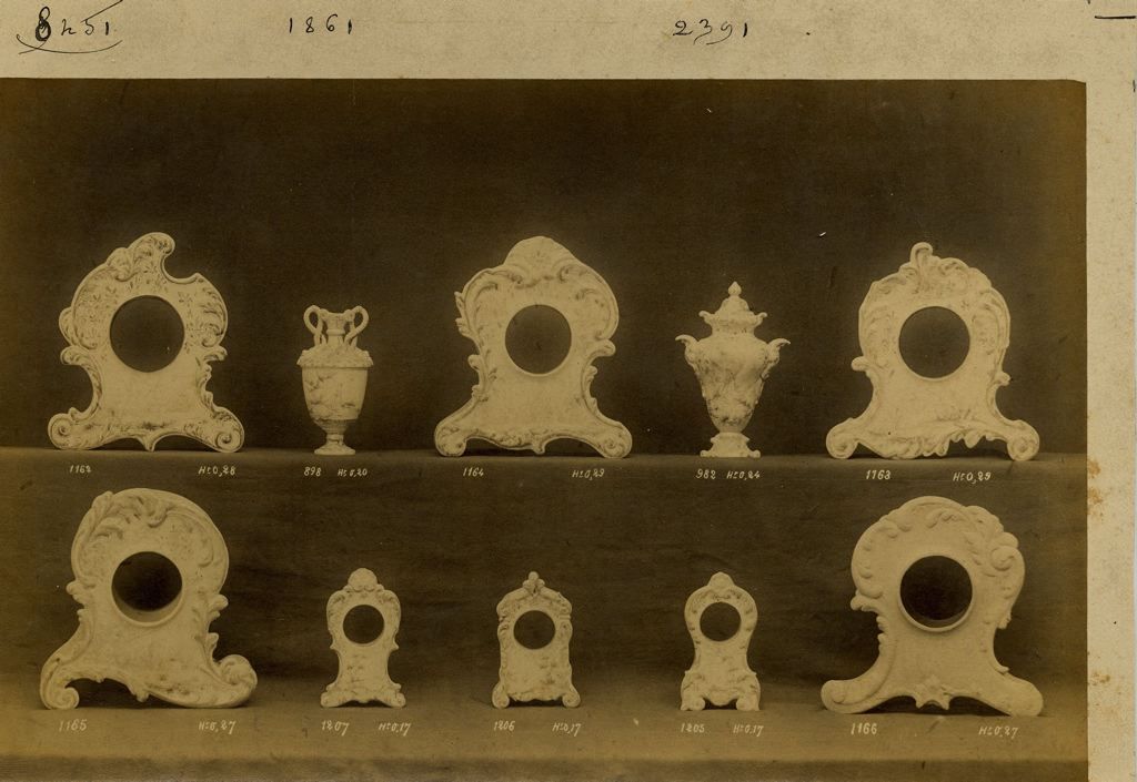 Pendules et vases potiche