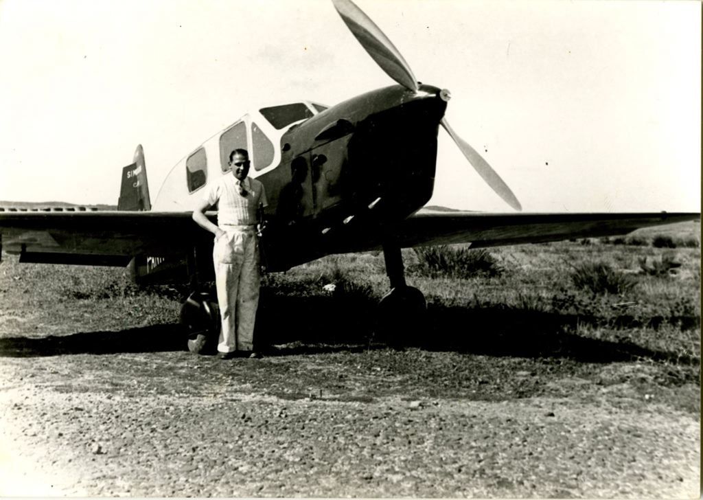 André Prévot pose davant le Simoun