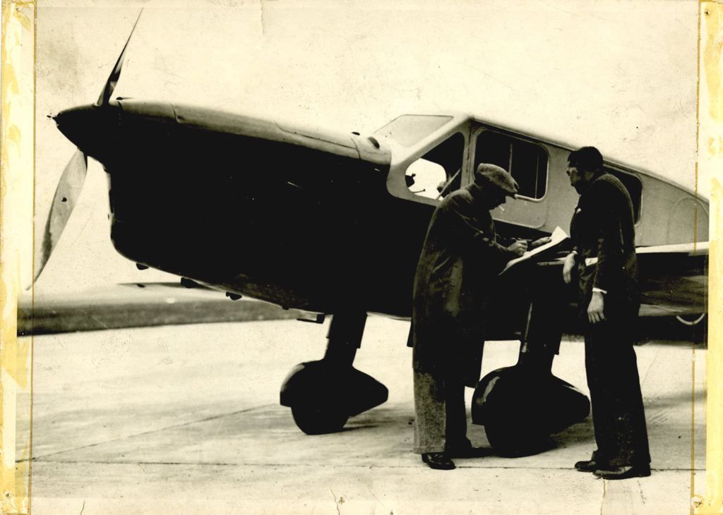 Antoine de Saint-Exupéry et André Prévot lors de leur tour de Mediterranée
