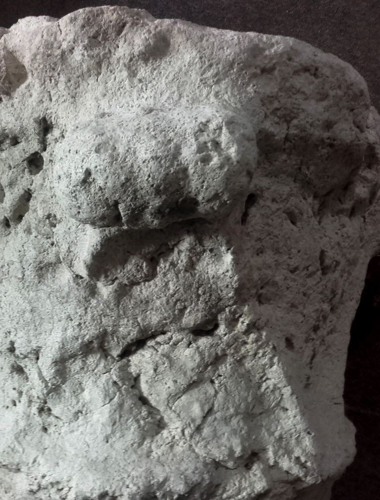 chapiteau à crochet