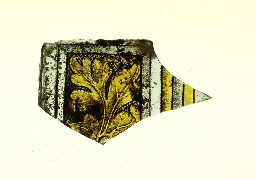 Fragment de vitrail feuillagé