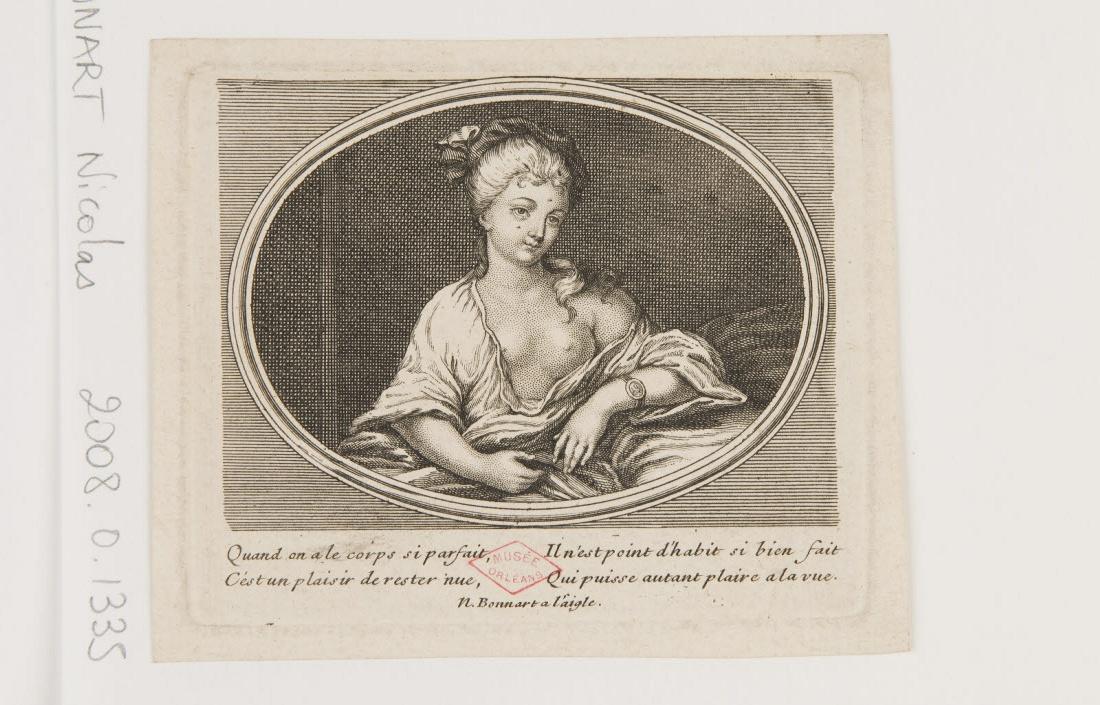 Femme en buste dénudée