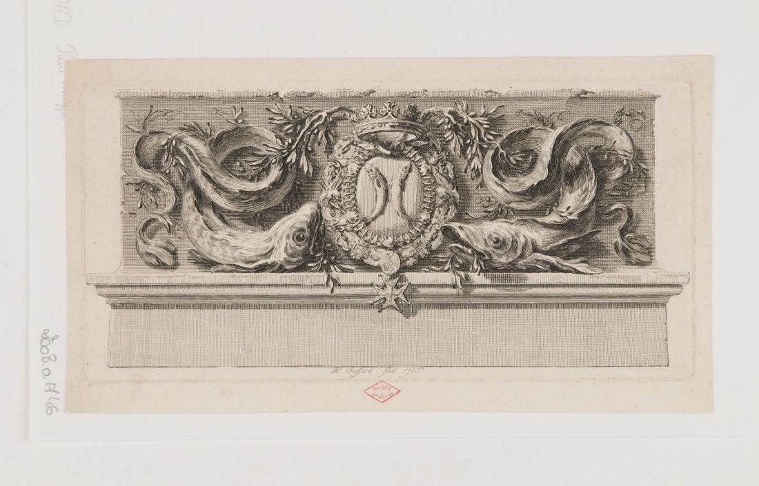 Armes du marquis de Marigny flanquée de deux poissons