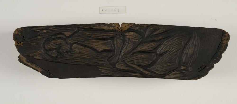 Bois gravé orné de figures féminines, avers et revers