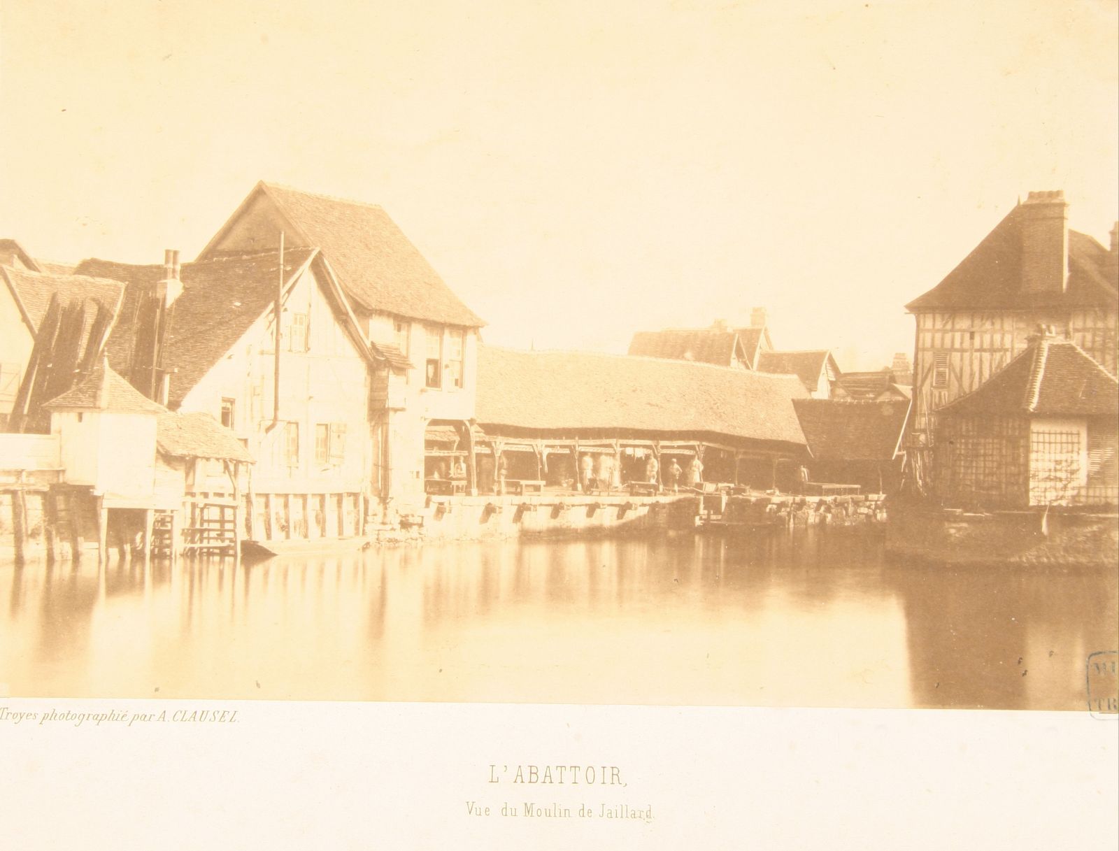 Troyes, l'abattoir, vue du moulin de Jaillard