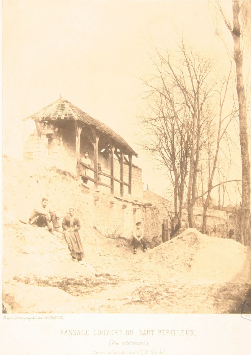 Troyes, le passage couvert du Saut Périlleux, vue intérieure, anciennes fortifications (15e siècle)