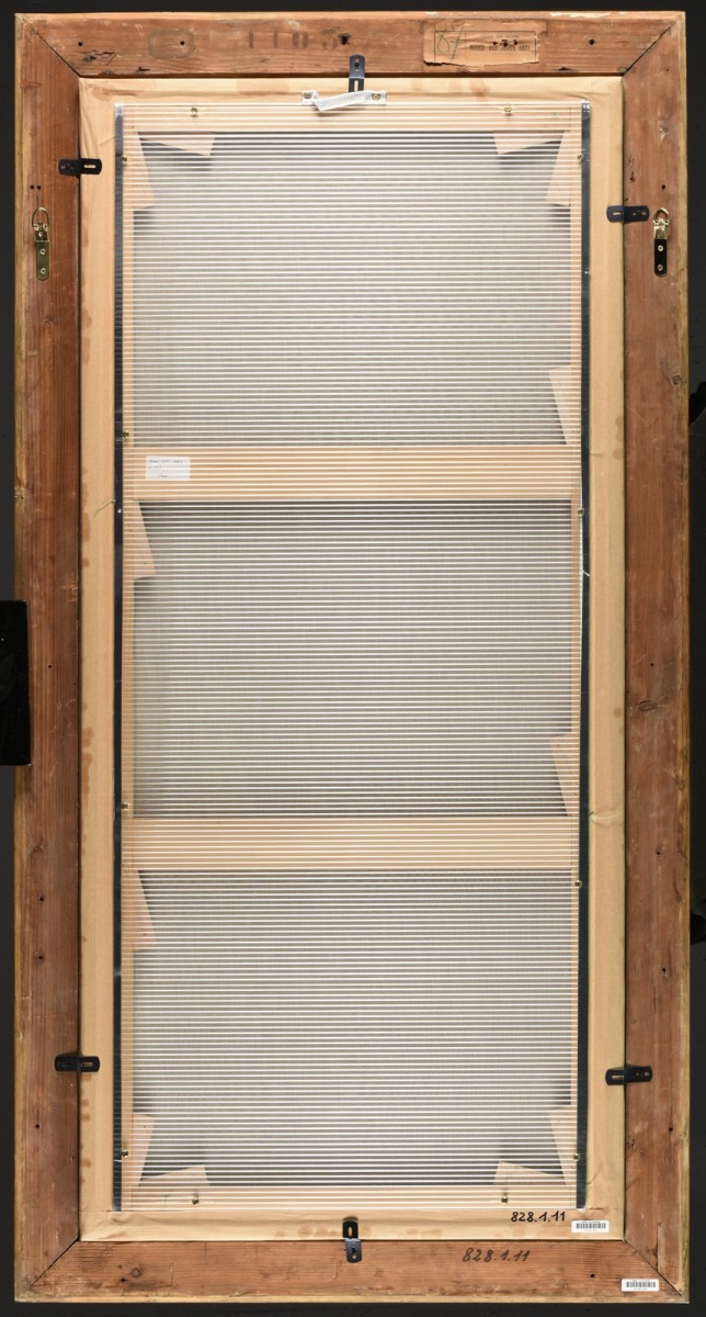 Fleurs dans un vase en bronze