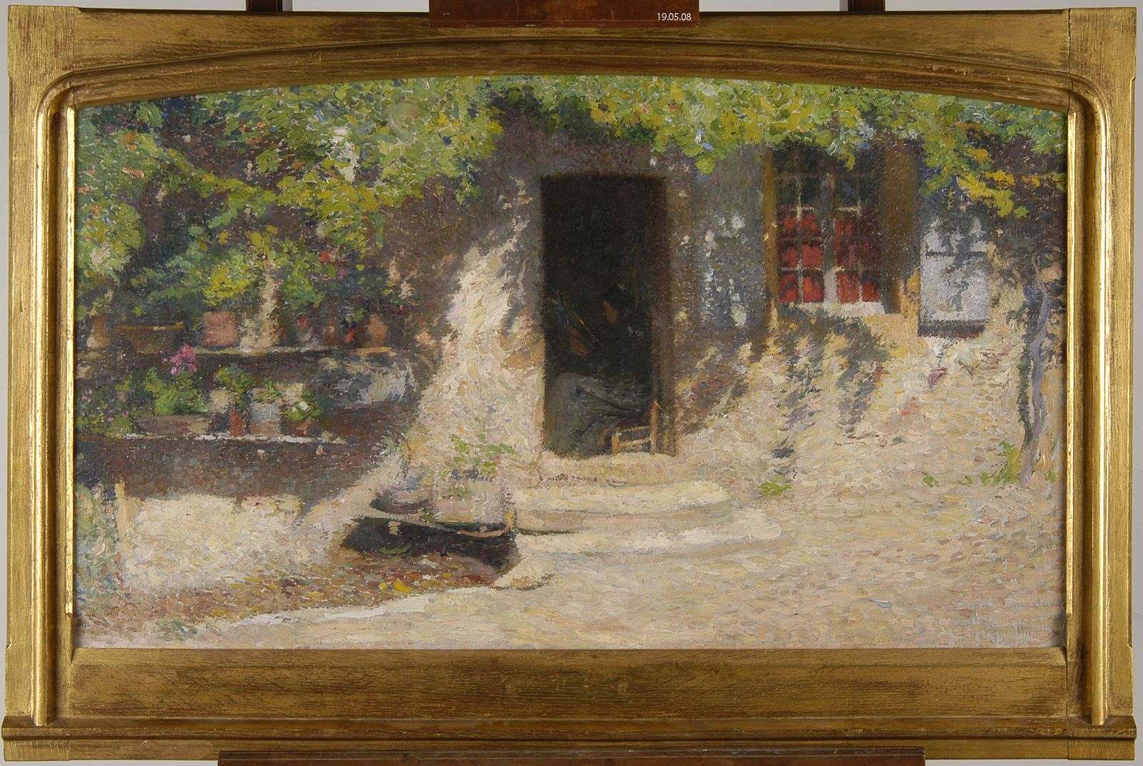 Devant de porte ensoleillé