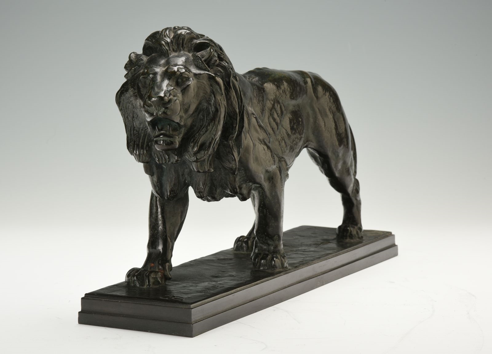 Lion marchant