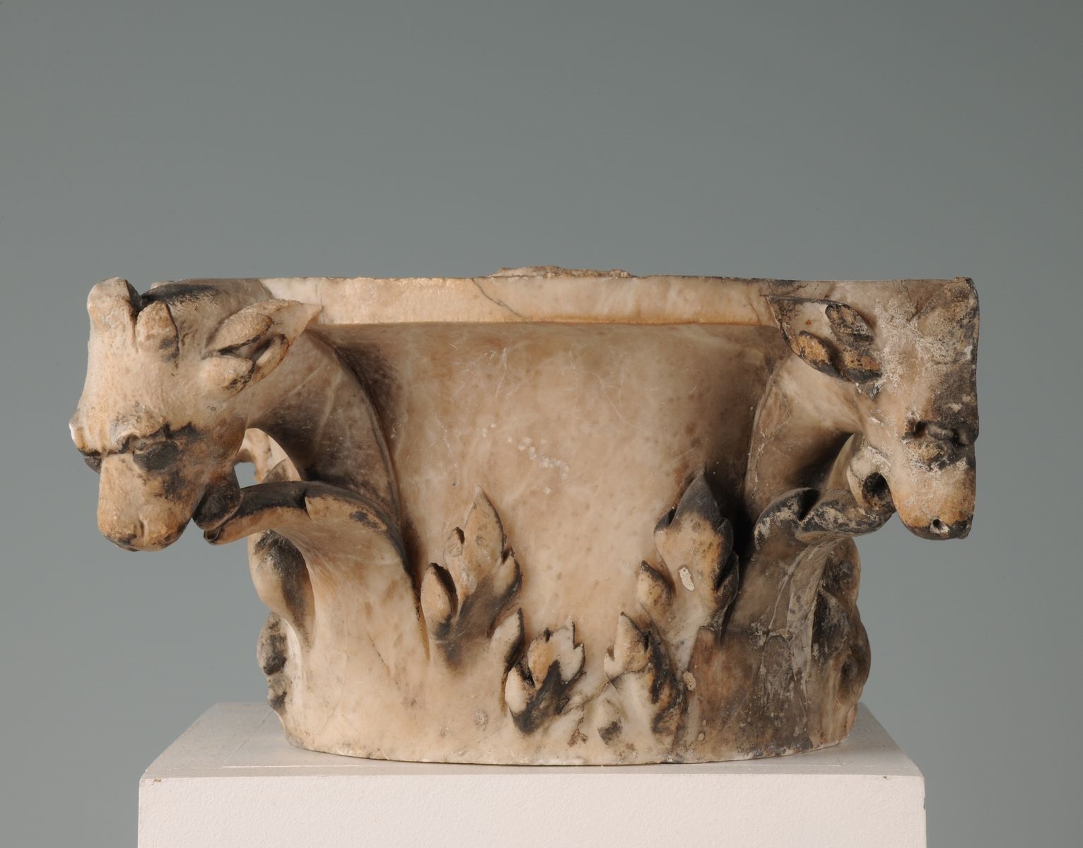 Corbeille de chapiteau du tombeau de Saint Remi (titre attribué)