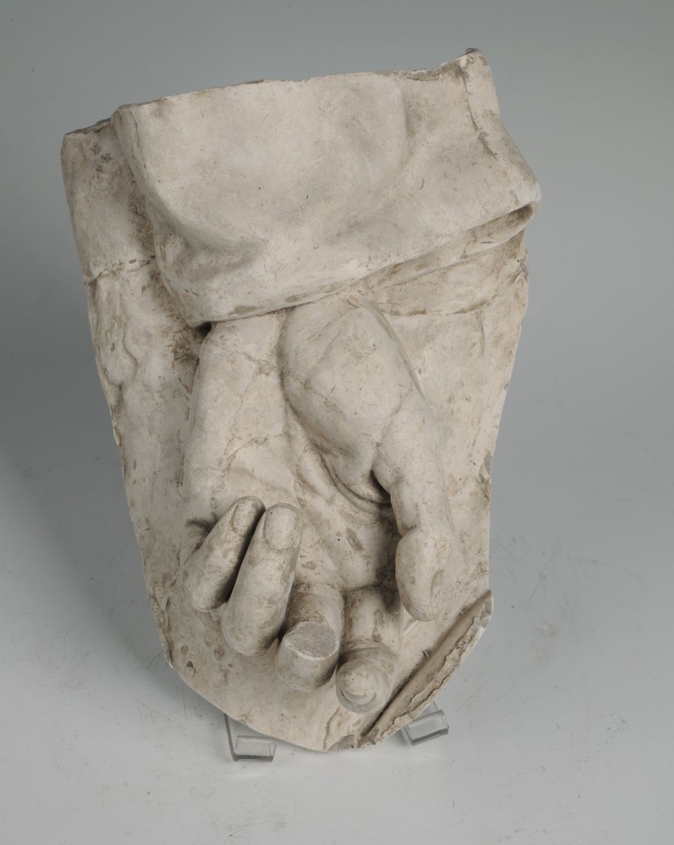 Main gauche du gisant de l'abbé Miroy ; Main de l'abbé Miroy (moulage)