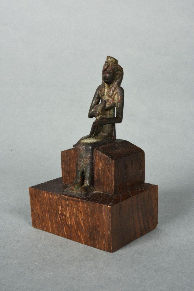 Isis allaitant Horus (autre titre attribué) ; Isis (titre attribué)