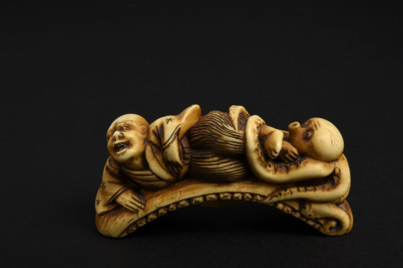 Pêcheur attaqué par un poulpe (titre attribué) ; Personnage couché attaqué par une pieuvre (ancien titre attribué)