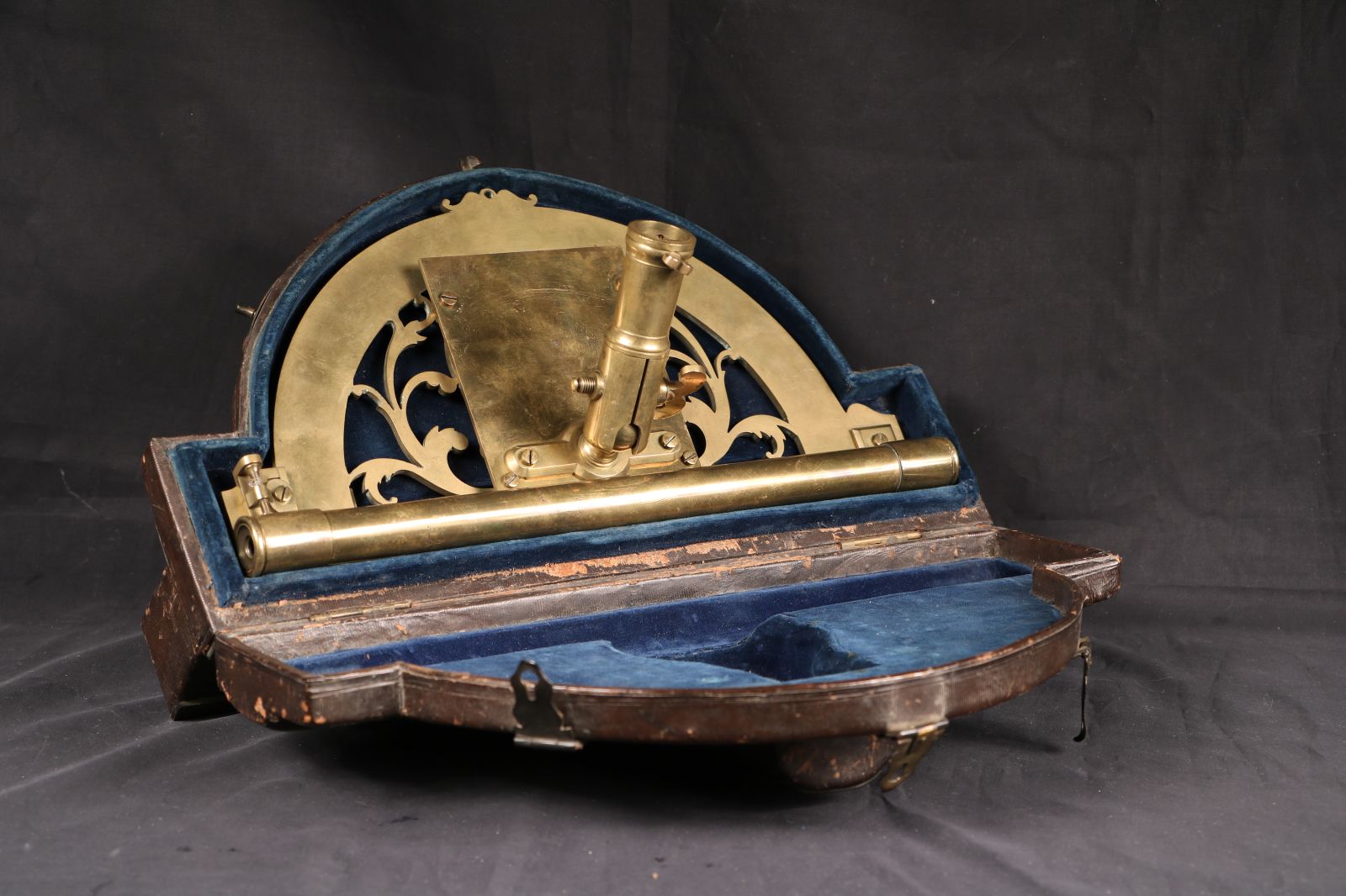 Graphomètre à lunettes ou Quart-de-cercle (titre d'usage)