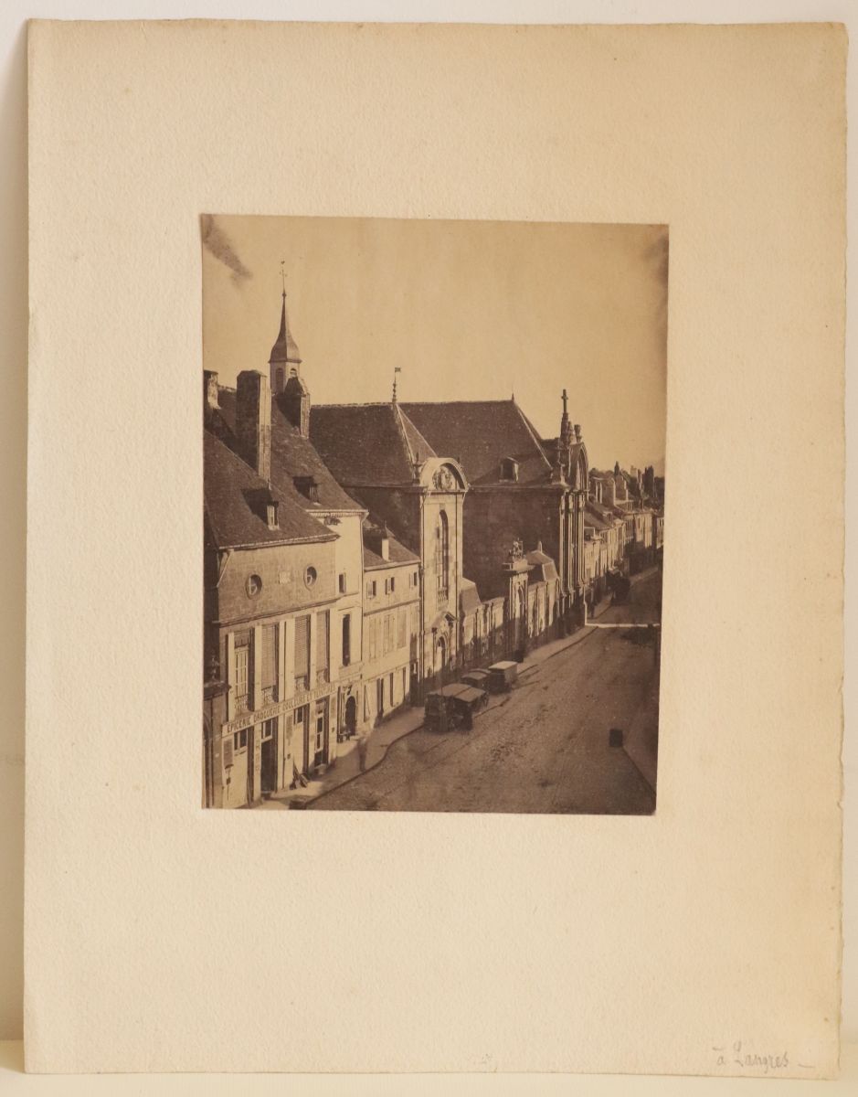 Le Collège dans la grande rue de Langres