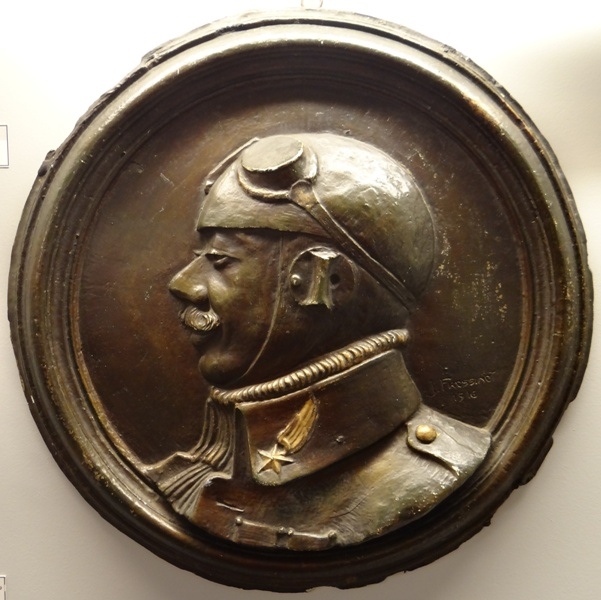 Médaillon souvenir avec portrait d'Adolphe Pégoud