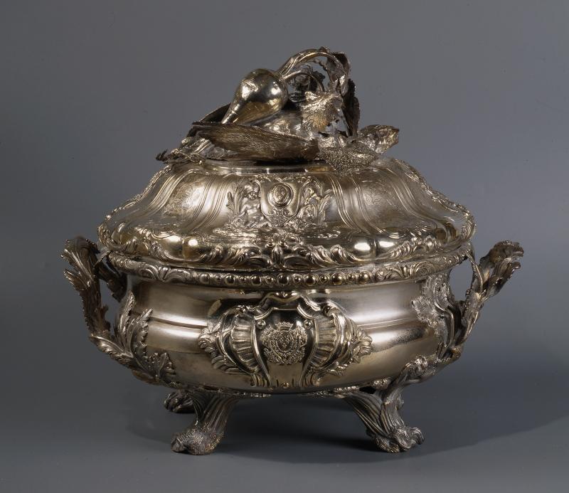 Service Penthièvre-Orléans : pot à oille