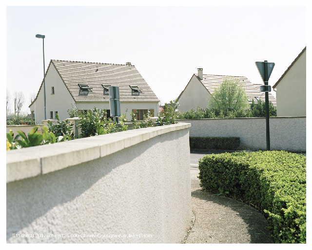 Chevry-Cossigny - rue Jean Gabin ; Traversée E11-29.03.2012-km125.600