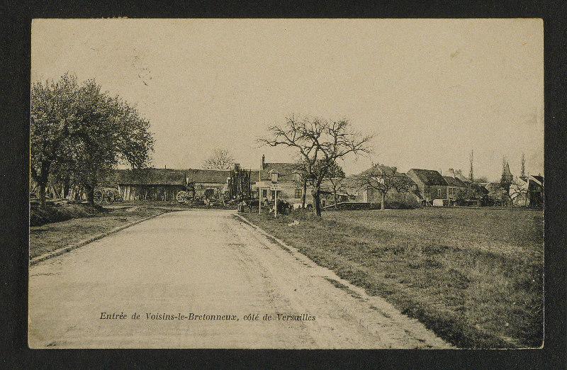 Entrée de VOISINS, côté de Versailles