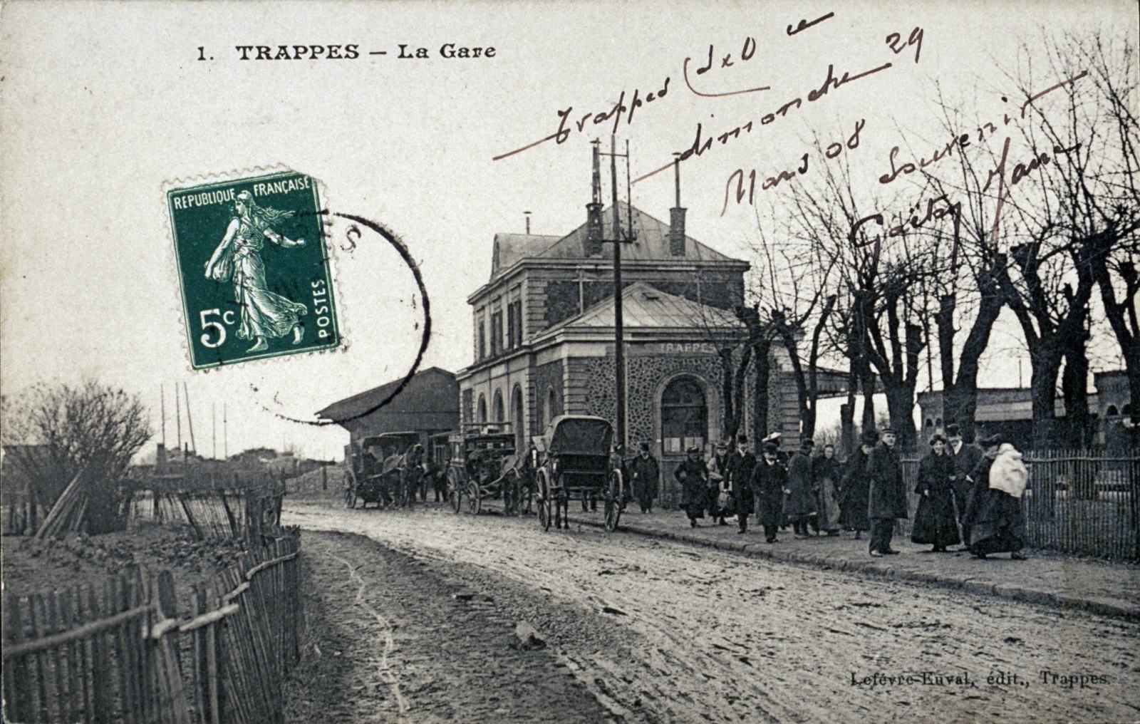 1. TRAPPES - La Gare