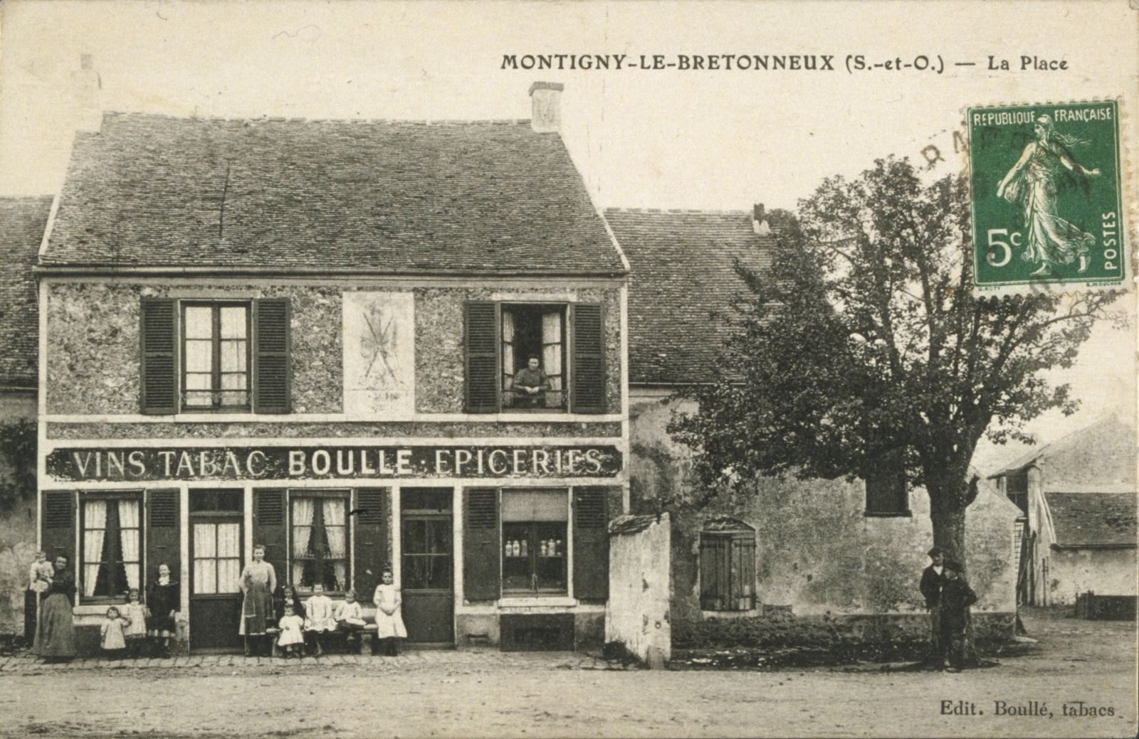 MONTIGNY-LE-BRETONNEUX (S.-et-O.) - La Place