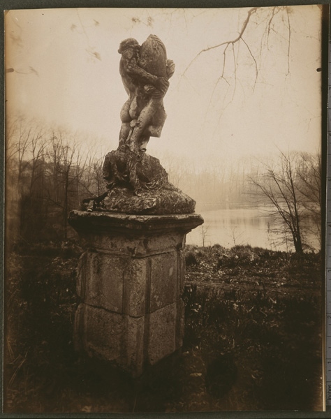 Sceaux. Parc. Bassin de l'Octogone. Statue : L'Enlèvement de Proserpine (aujourd'hui en haut des cascades)