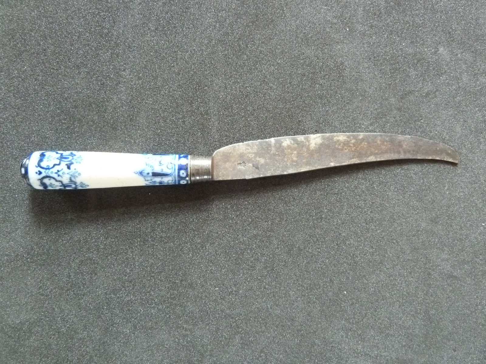 Deux couteaux camaïeu bleu