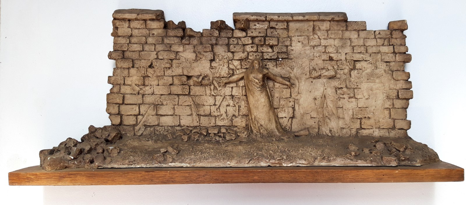 Aux victimes des révolutions