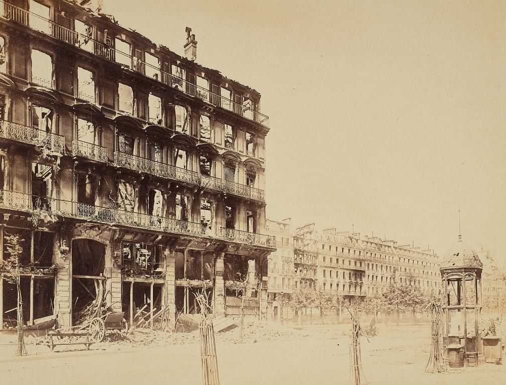 Angle du Bd Voltaire et de l'avenue des Amandiers