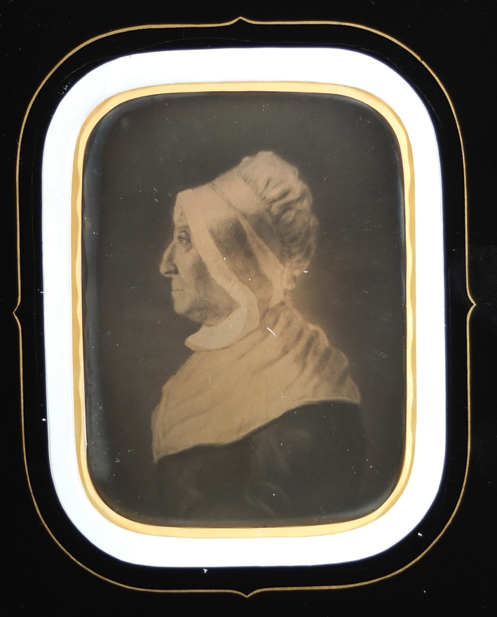 Dessin de femme de profil