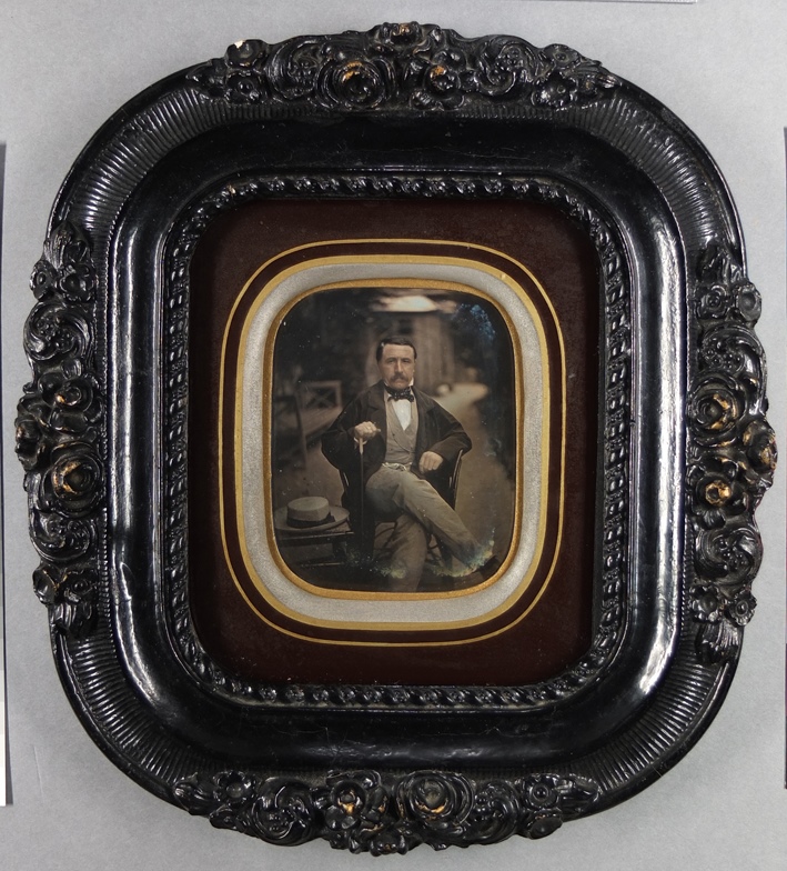 Homme au chapeau de paille et à la canne
