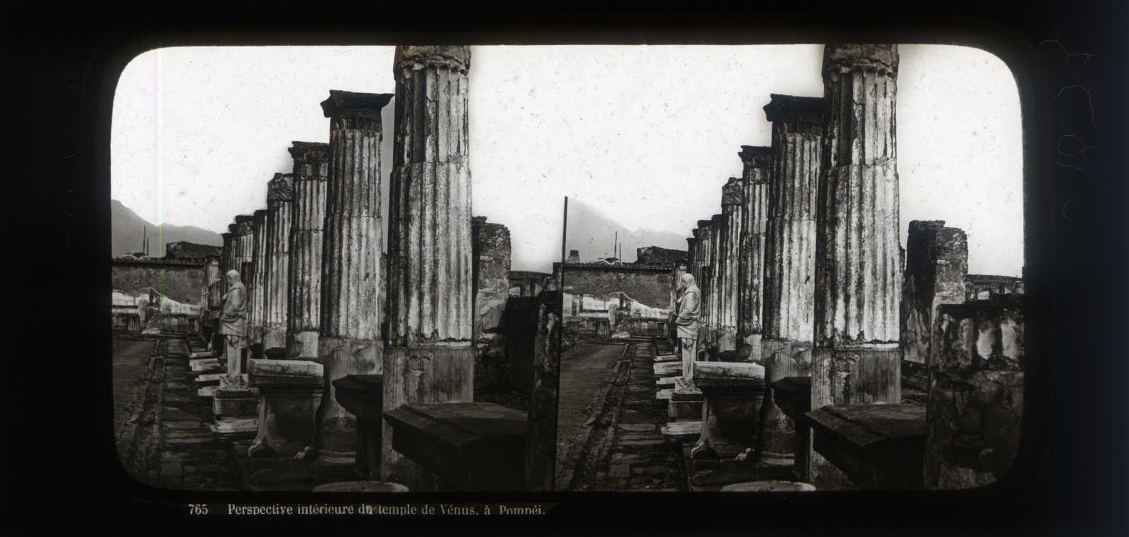 Perspective intérieure du temple de Vénus à Pompéi