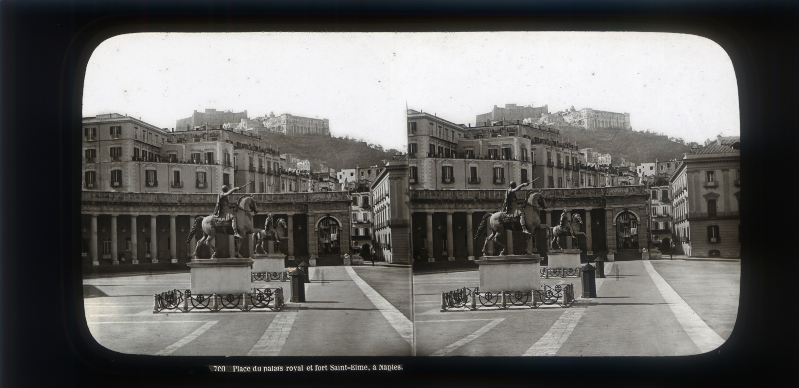 Place du palais royal et fort Saint-Elme, à Naples