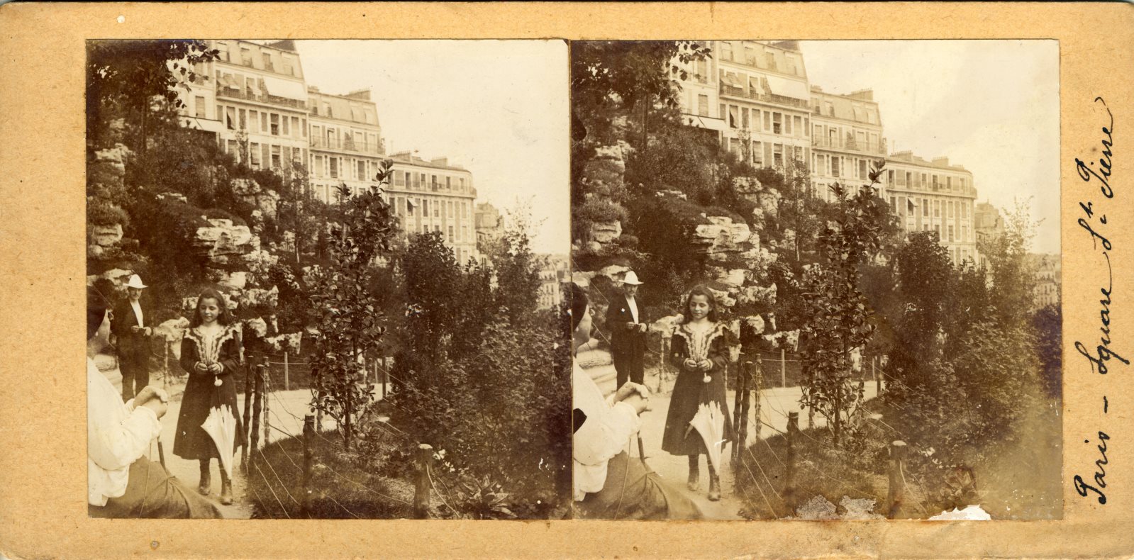 Le square Saint-Pierre à Paris
