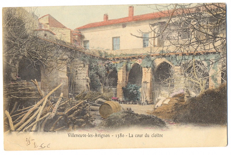 Villeneuve-lès-Avignon : 1380 - la cour du cloître