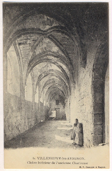 Villeneuve-lès-Avignon. Cloître intérieur de l'ancienne Chartreuse