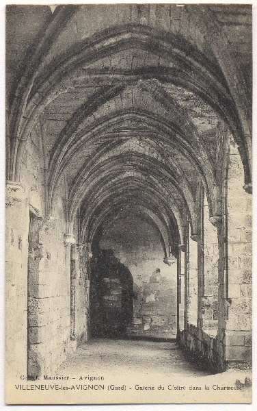 Villeneuve-lès-Avignon (Gard) - Galerie du Cloître dans la Chartreuse