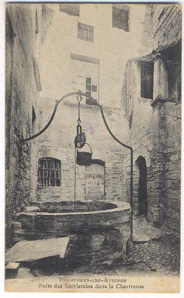 Villeneuve-lès-Avignon - Puits des Sacristains dans la Chartreuse