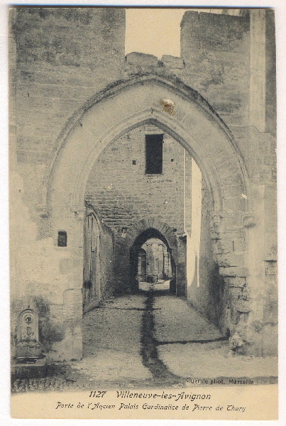Villeneuve-lès-Avignon - Porte de l'Ancien Palais Cardinalice de Pierre de Thury